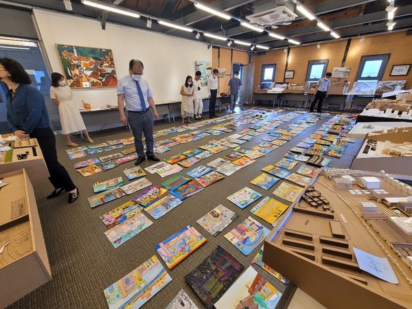 제7회 인천건축물그리기대회 심사중