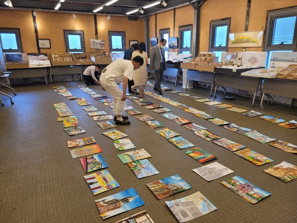 제7회 인천건축물그리기대회 심사중 