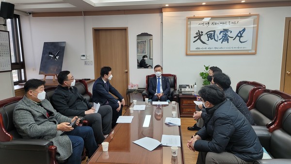 김포지역건축사회  회원들과 정하영 김포시장과의 간담회