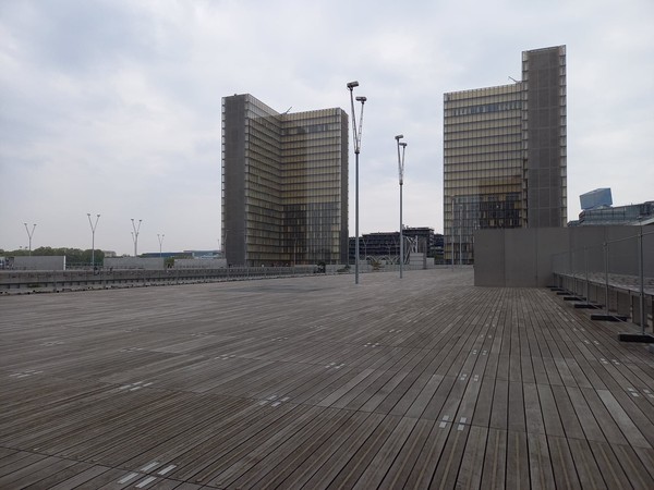 파리 국립도서관의 에스플라나드 모습(사진=어정연)