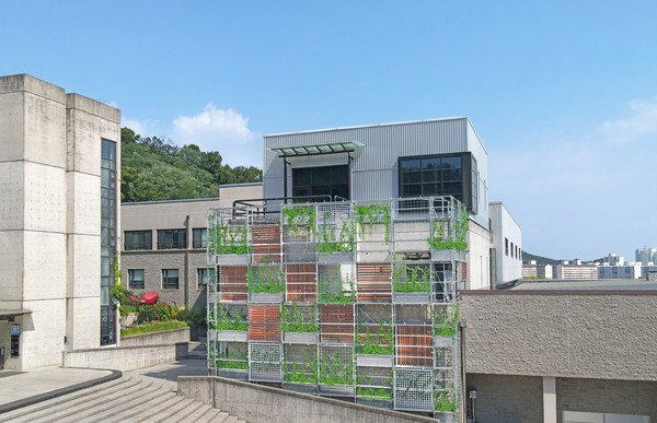 경기도 공공디자인 공모전 대상작, 건축물 벽면녹화 NATURE, 이관영, 김강현, 유진作(자료제공=경기도)