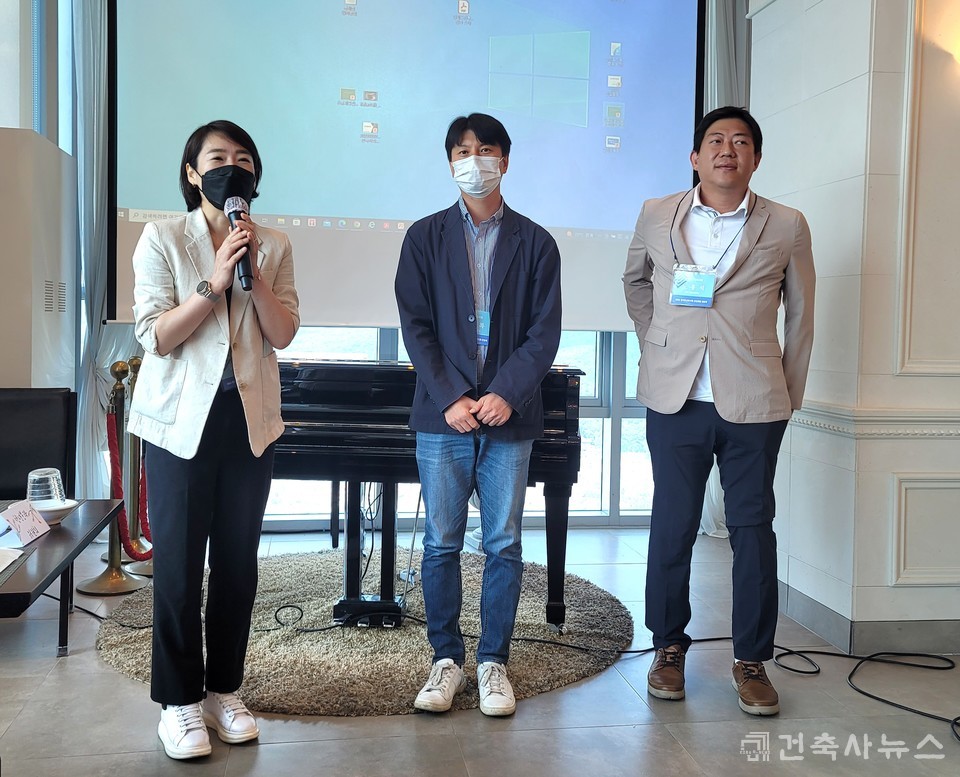 광명지역건축사회 (좌측부터) 김성진 감사, 김경록 건축사, 노홍석 건축사