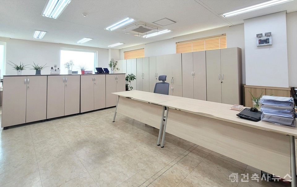 2층 협회 사무공간