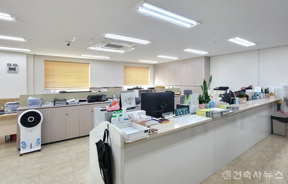 2층 협회 사무공간