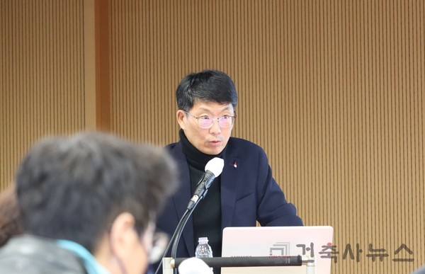 서울과학기술대 김진욱 교수