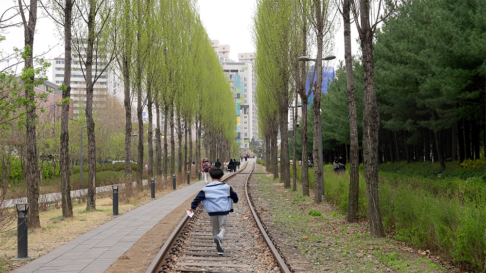 경춘선 숲길(2016)(자료제공=(주)영화사 진진)