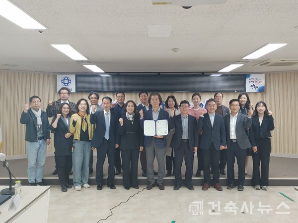 사진3. 2024 안양건축문화제 추진위원회(사진제공 안양지역건축사회)