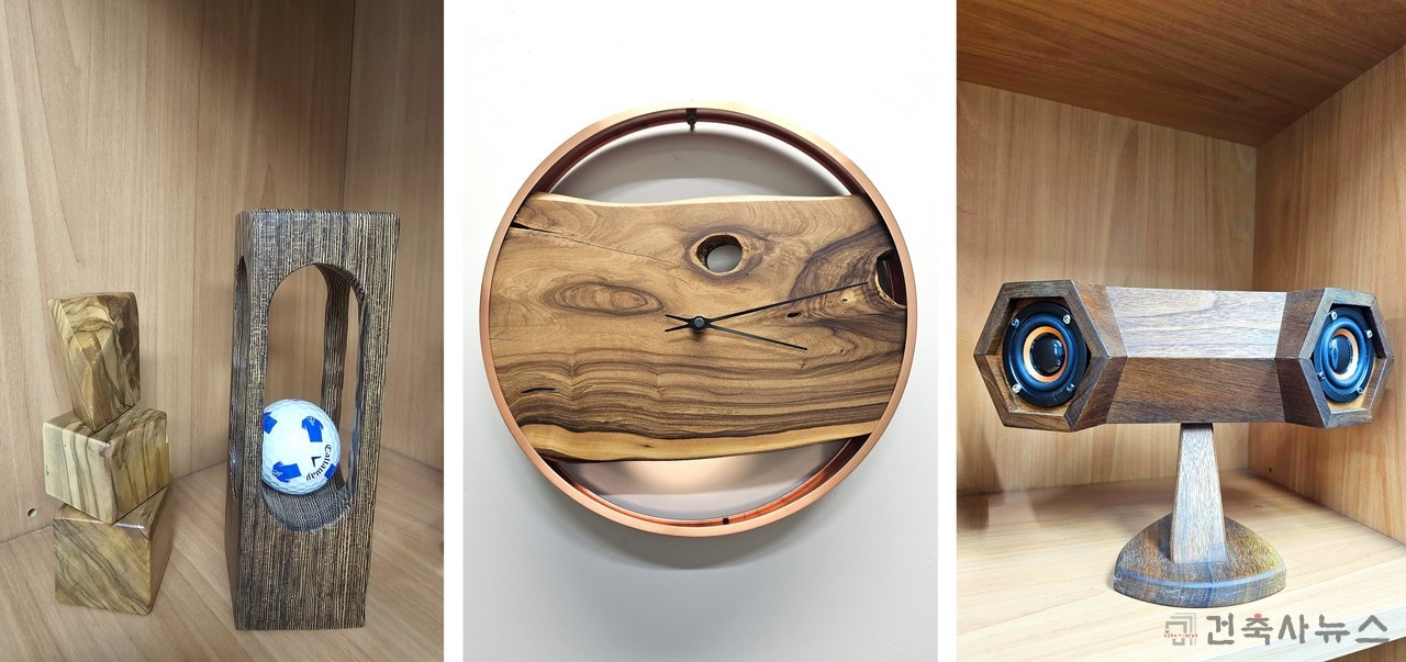 (좌측부터)블럭 소품, 홀인원 기념볼 보관함, 시계, 블루투스 스피커(김길용 건축사 作)