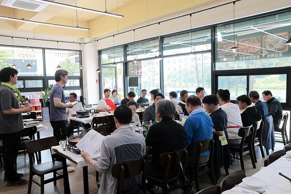 "다치신분없이 사고없이 무사히 다녀오셔서 감사합니다. "