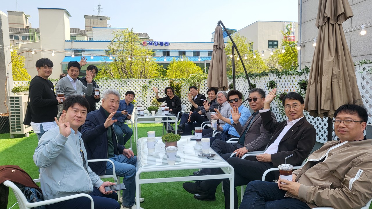 소모임 후 루푸탑에서의 차 한 잔(사진=최선옥)