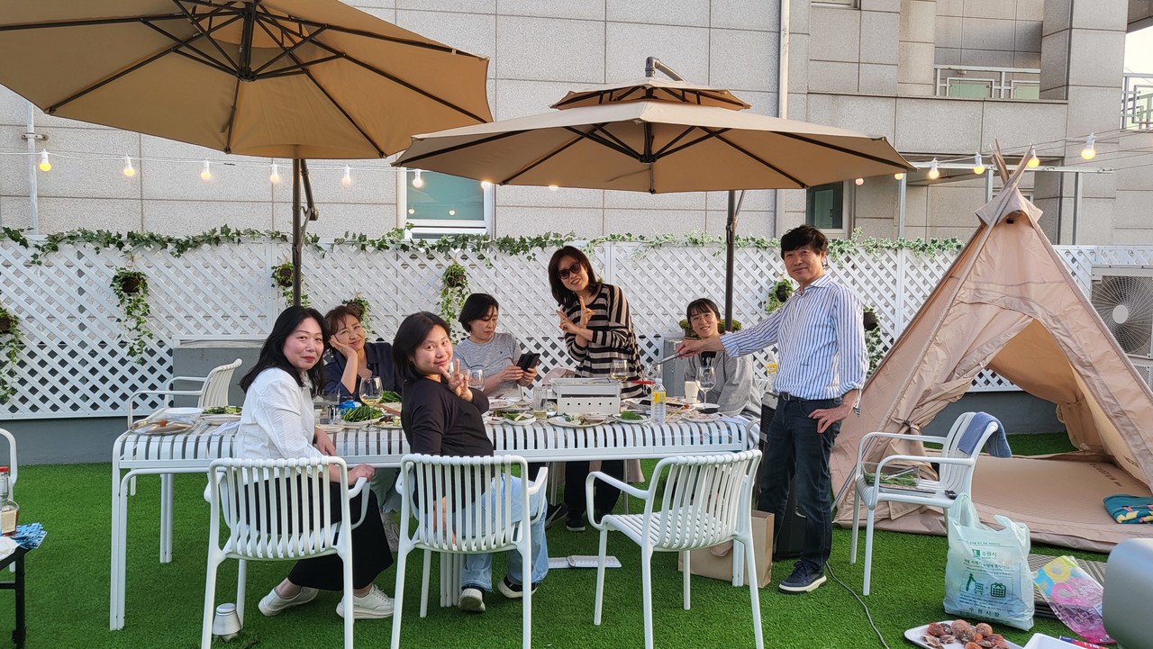 루푸탑에서의 수원지역 여성건축사 소모임(사진=최선옥)