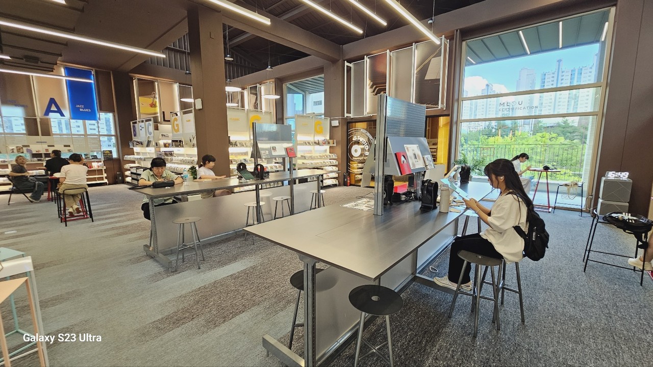 3층 LP 전시 공간(사진=권승기)