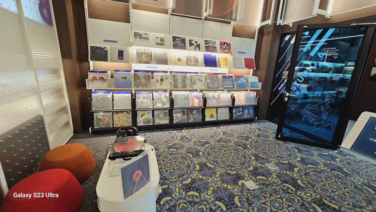 3층 LP 전시 공간(사진=권승기)