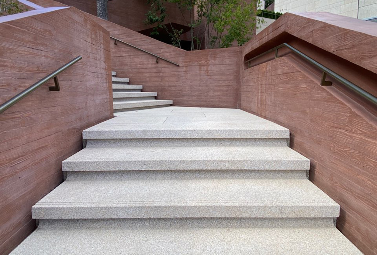 오브제 계단 바닥과 난간(사진=고성철)