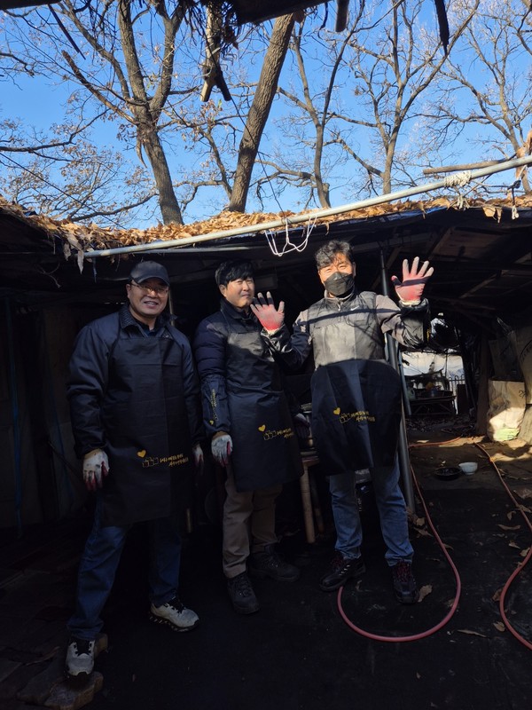 사랑의 연탄나눔봉사 (사진제공=고양지역건축사회)