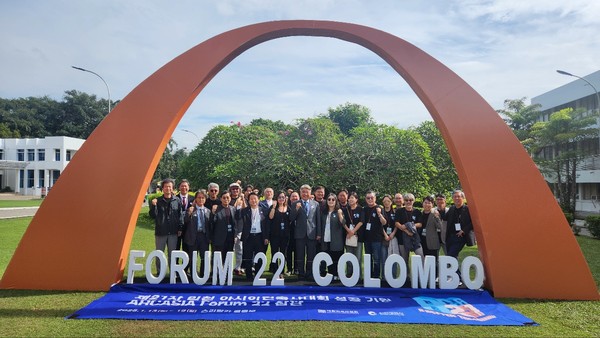 스리랑카 콜롬보  Bandaranaike Memorial International Conference Hall 잔디광장(자료제공=인천광역시건축사회)
