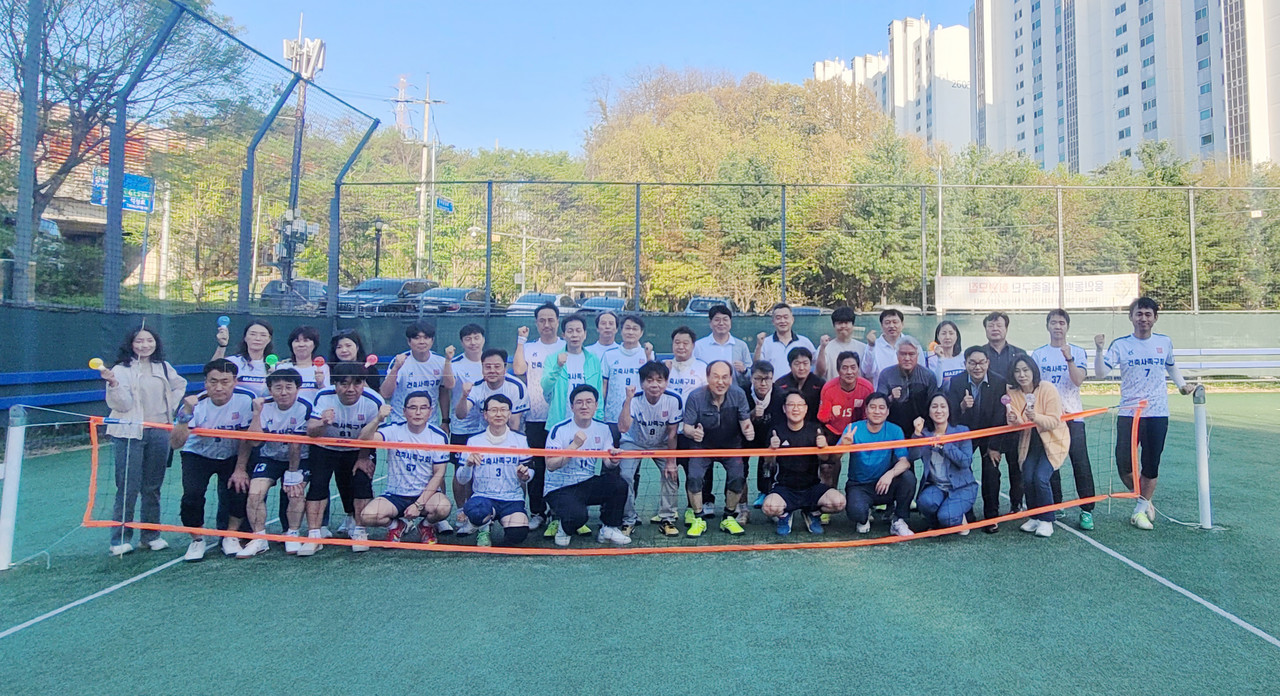 안양지역건축사회 족구회와 친선경기 개최(자료제공=용인특례시 건축사 족구회)