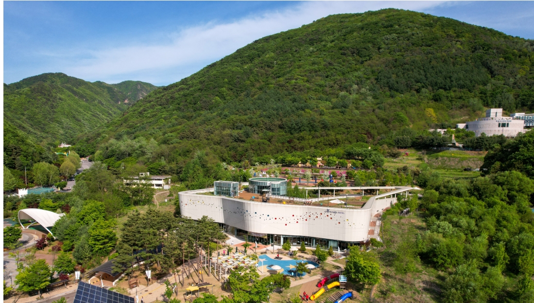 숲에서 꿈꾸는 어린이(사진출처=경기북부어린이박물관 홈페이지)