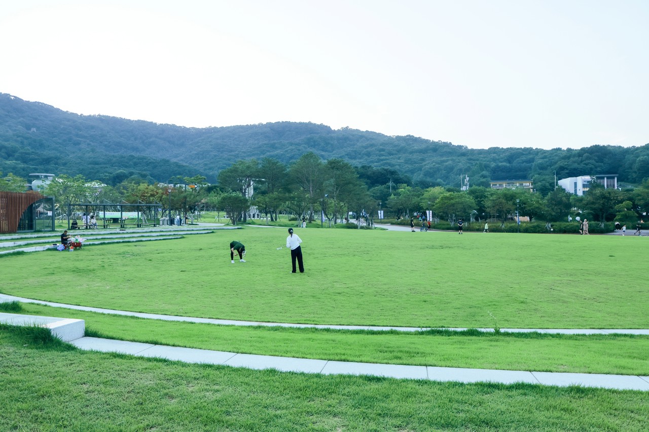 잔디광장(사진=오원석)