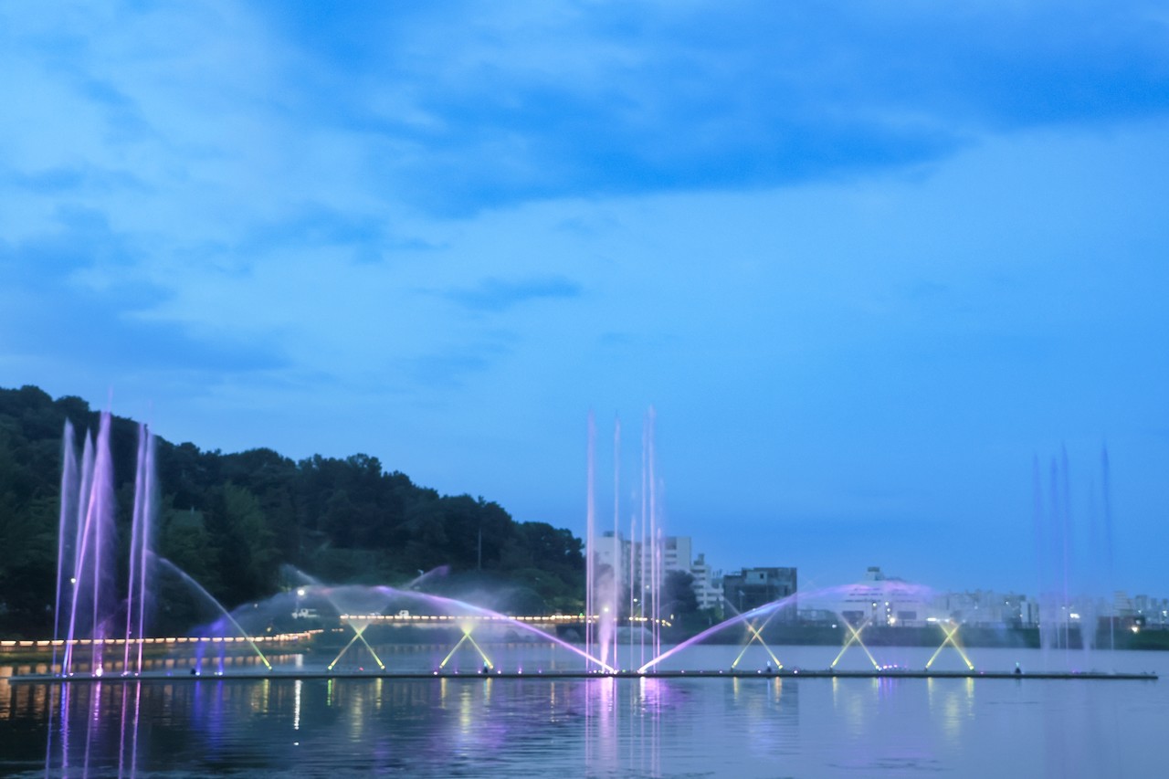 설봉저수지 음악분수(사진=오원석)