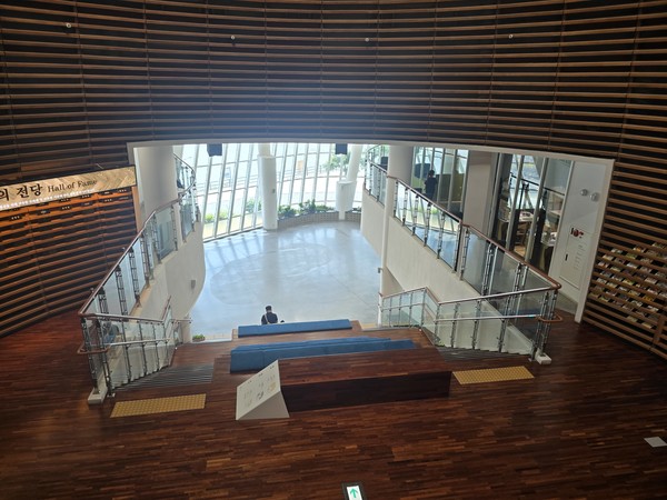 시흥오이도박물관 로비 