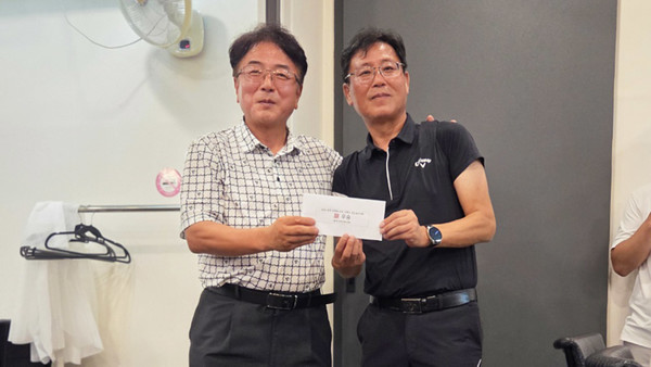 경기도건축사회 양정식 회장, 양주지역건축사회 김태순 회장(자료제공=양주지역건축사회)