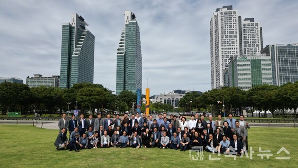 60주년기념식수식(사진＝안양지역건축사회)
